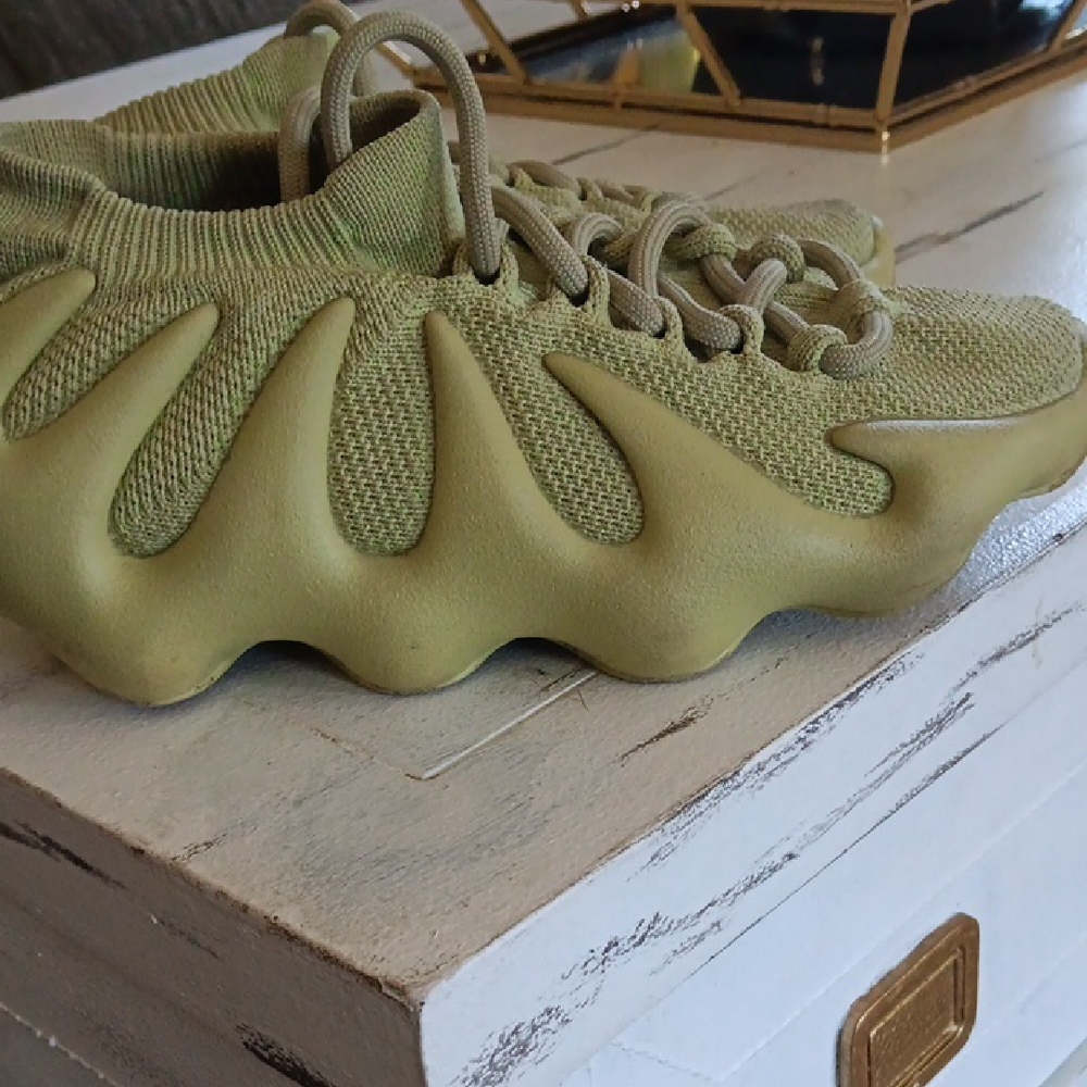 Yeezy Kids Sneakers in Olive Green